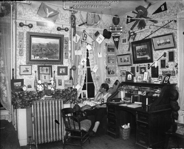 Bates College Dorm Room, 1901