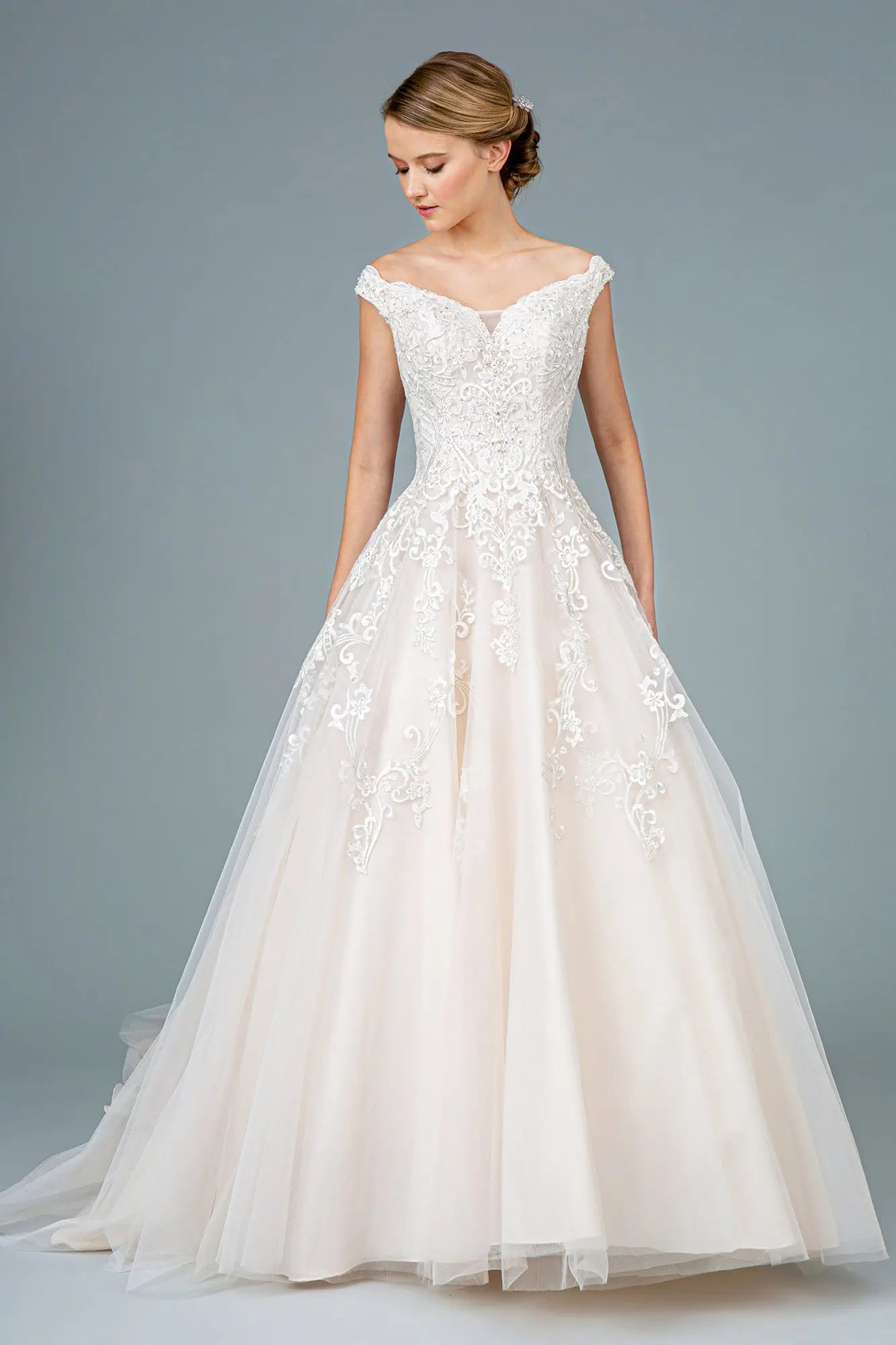 Wedding dresses/ivory cream embroidery embellished mesh a line wedding gown with tail GLGL1800